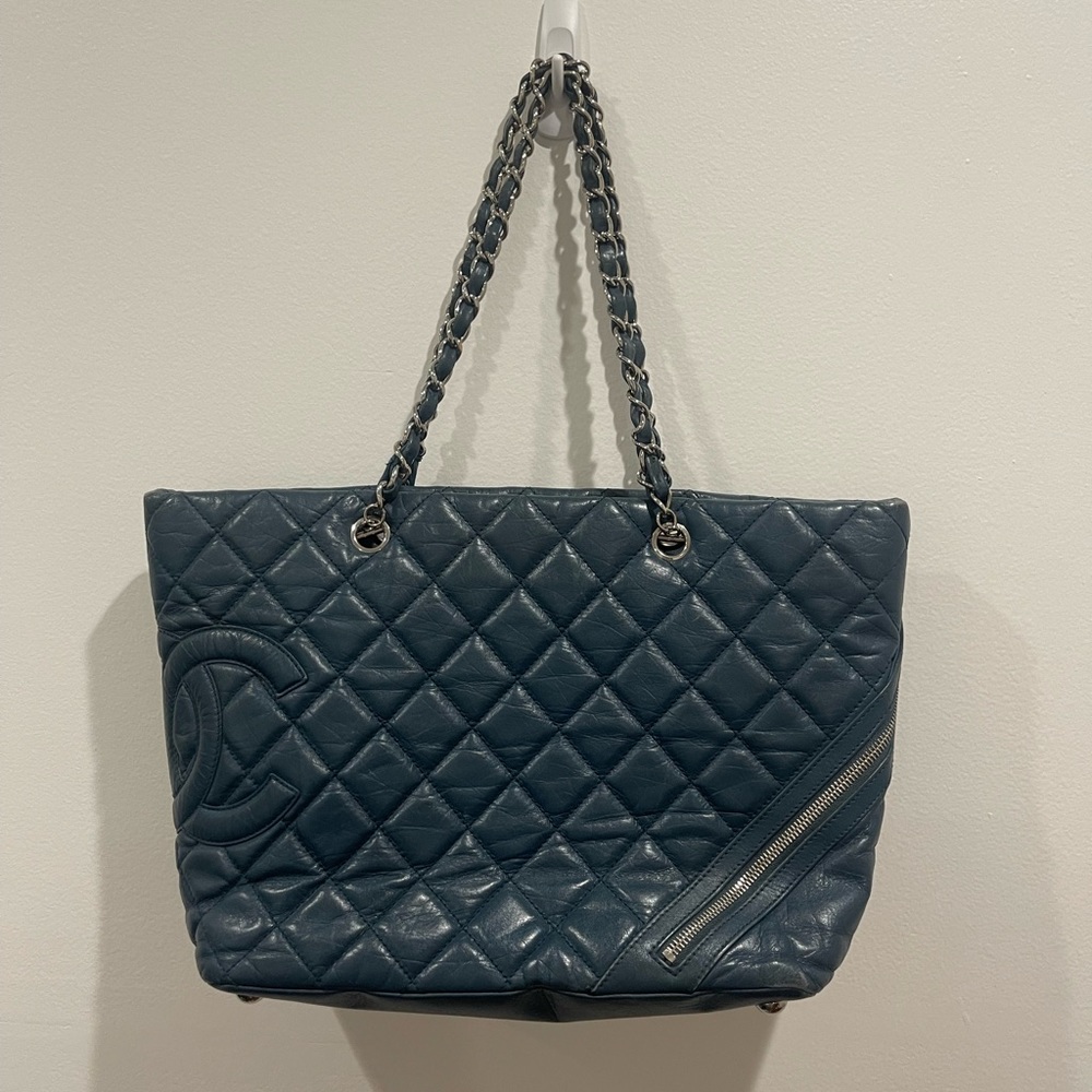Chanel vintage shoulder bag